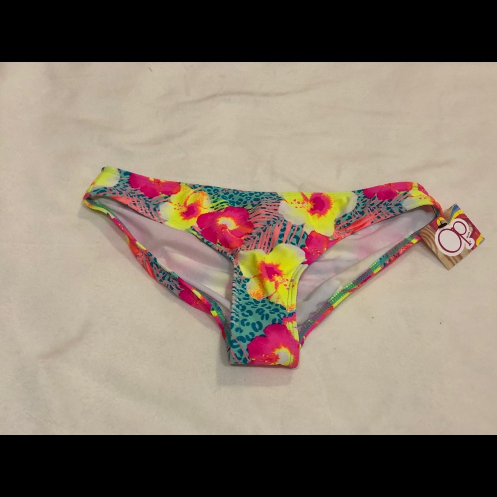 OP tropical Baithing Suit - Picture 4 of 8